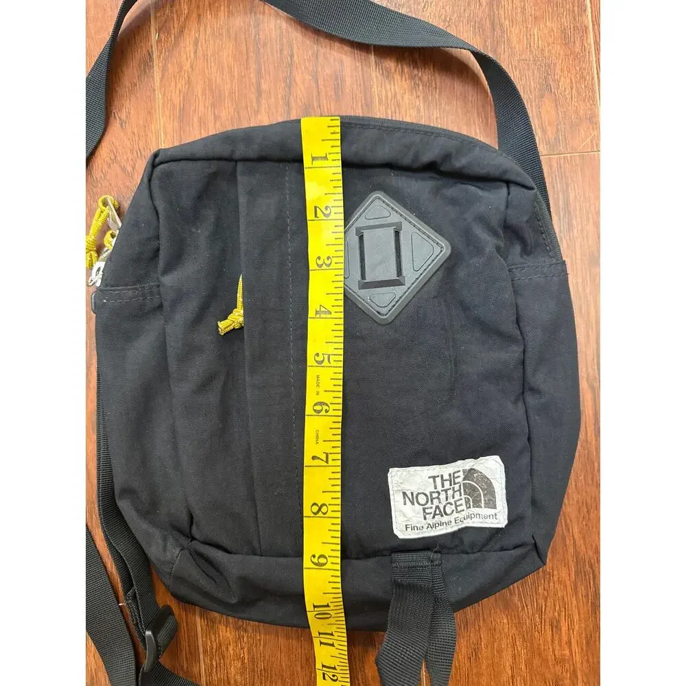 The North Face Berkeley Sling Crossbody Bag Black Nylon